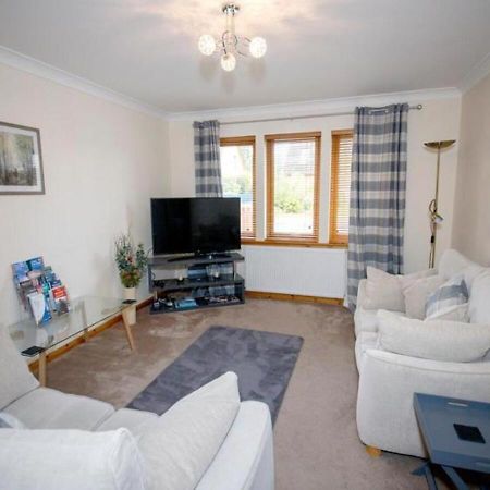 Modern 2 Bedroom Semi Detached House With Own Private Driveway Inverness Buitenkant foto