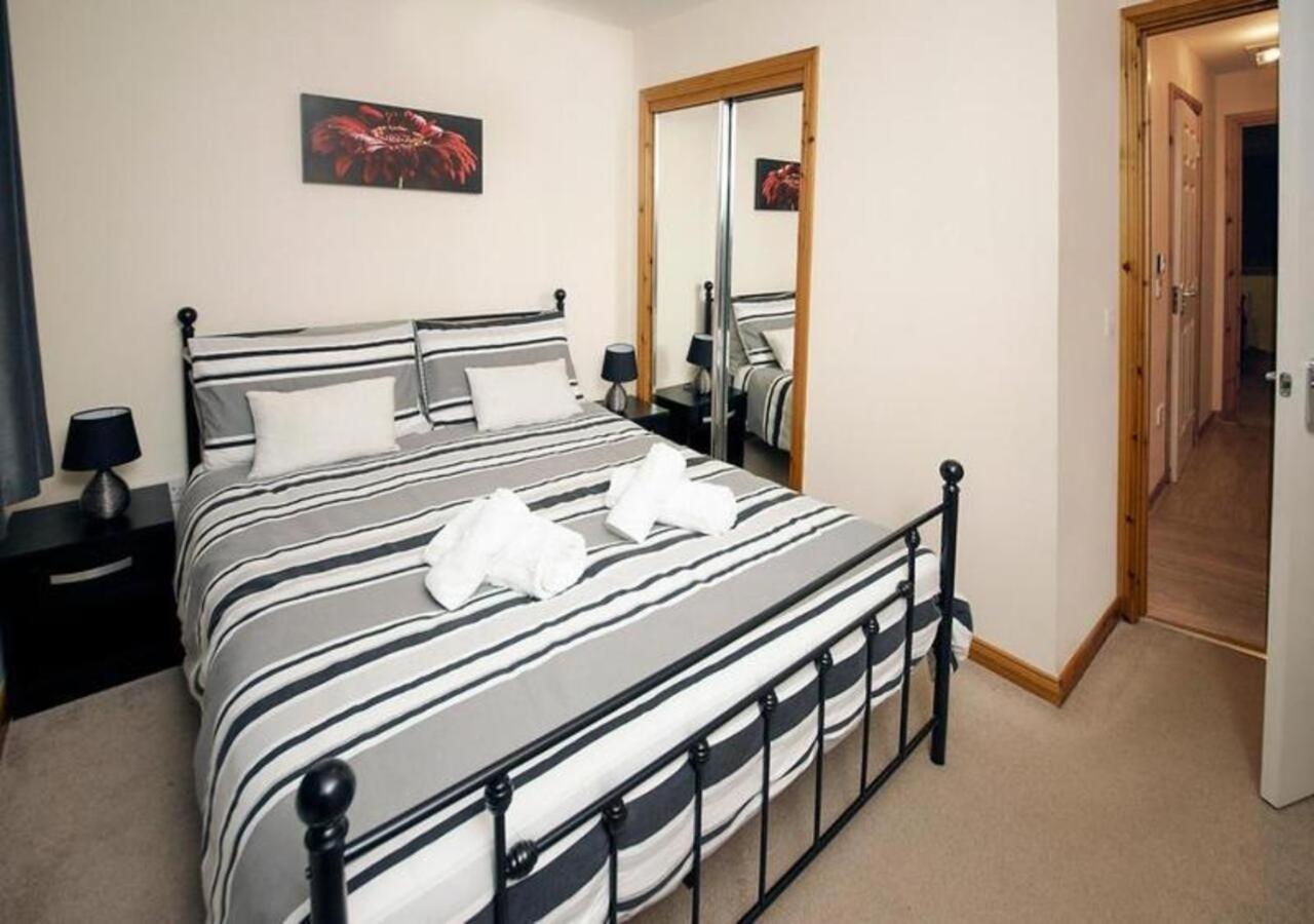 Modern 2 Bedroom Semi Detached House With Own Private Driveway Inverness Buitenkant foto