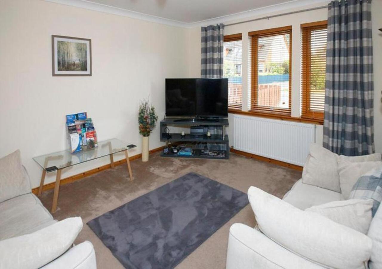 Modern 2 Bedroom Semi Detached House With Own Private Driveway Inverness Buitenkant foto