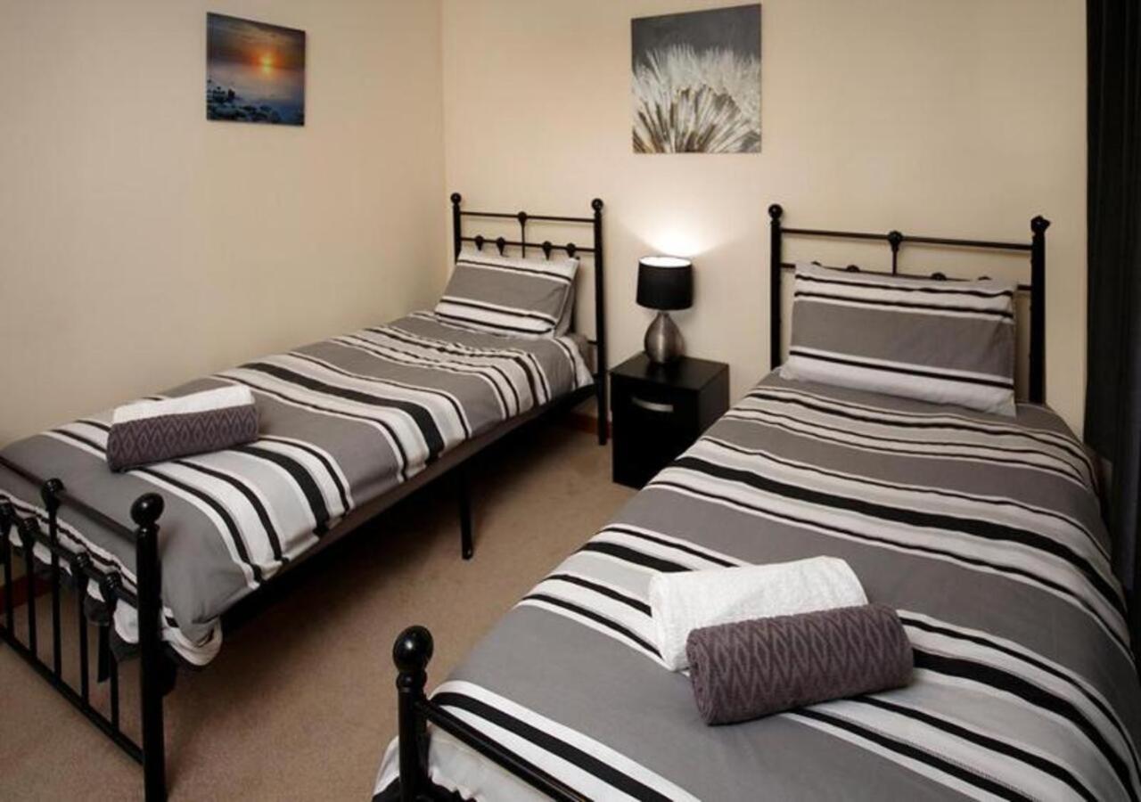 Modern 2 Bedroom Semi Detached House With Own Private Driveway Inverness Buitenkant foto